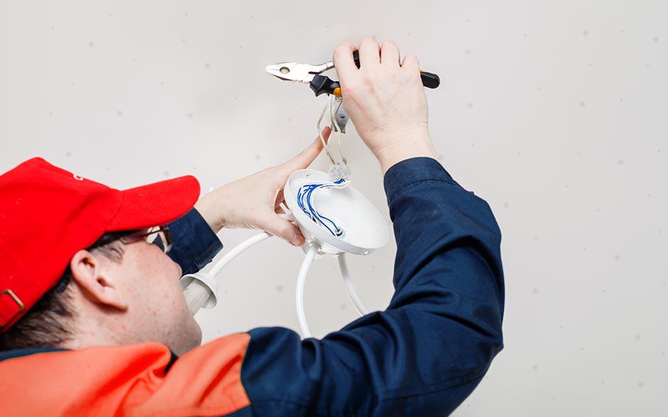 besoin d'un électricien Gouvernes